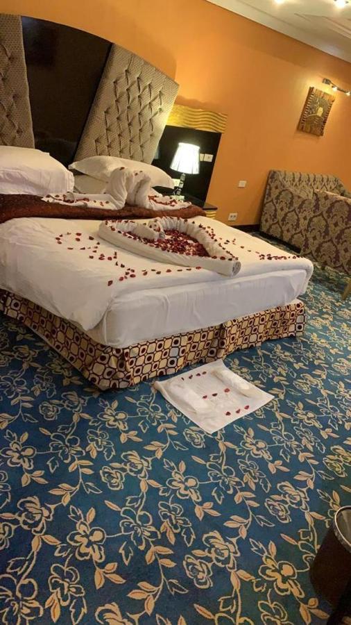 Basra International Hotel ภายนอก รูปภาพ