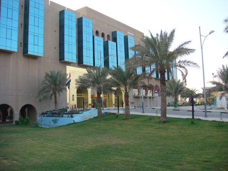 Basra International Hotel ภายนอก รูปภาพ