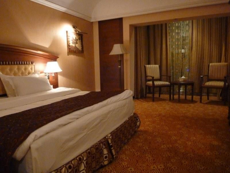 Basra International Hotel ภายนอก รูปภาพ