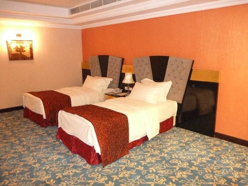 Basra International Hotel ภายนอก รูปภาพ
