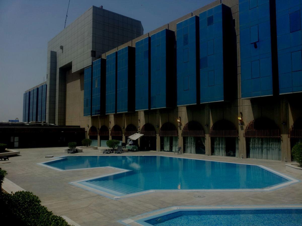 Basra International Hotel ภายนอก รูปภาพ