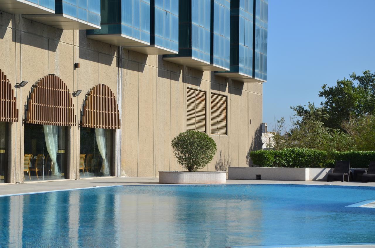 Basra International Hotel ภายนอก รูปภาพ