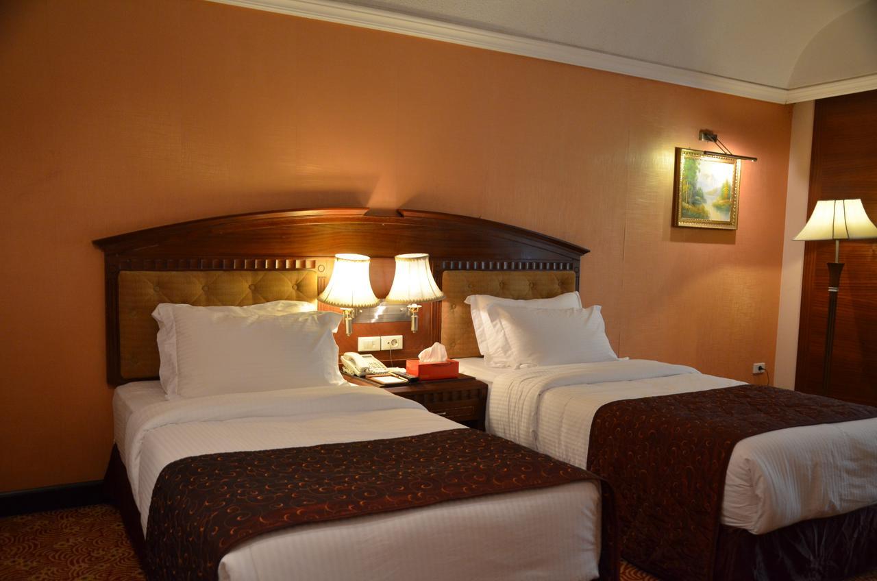 Basra International Hotel ภายนอก รูปภาพ
