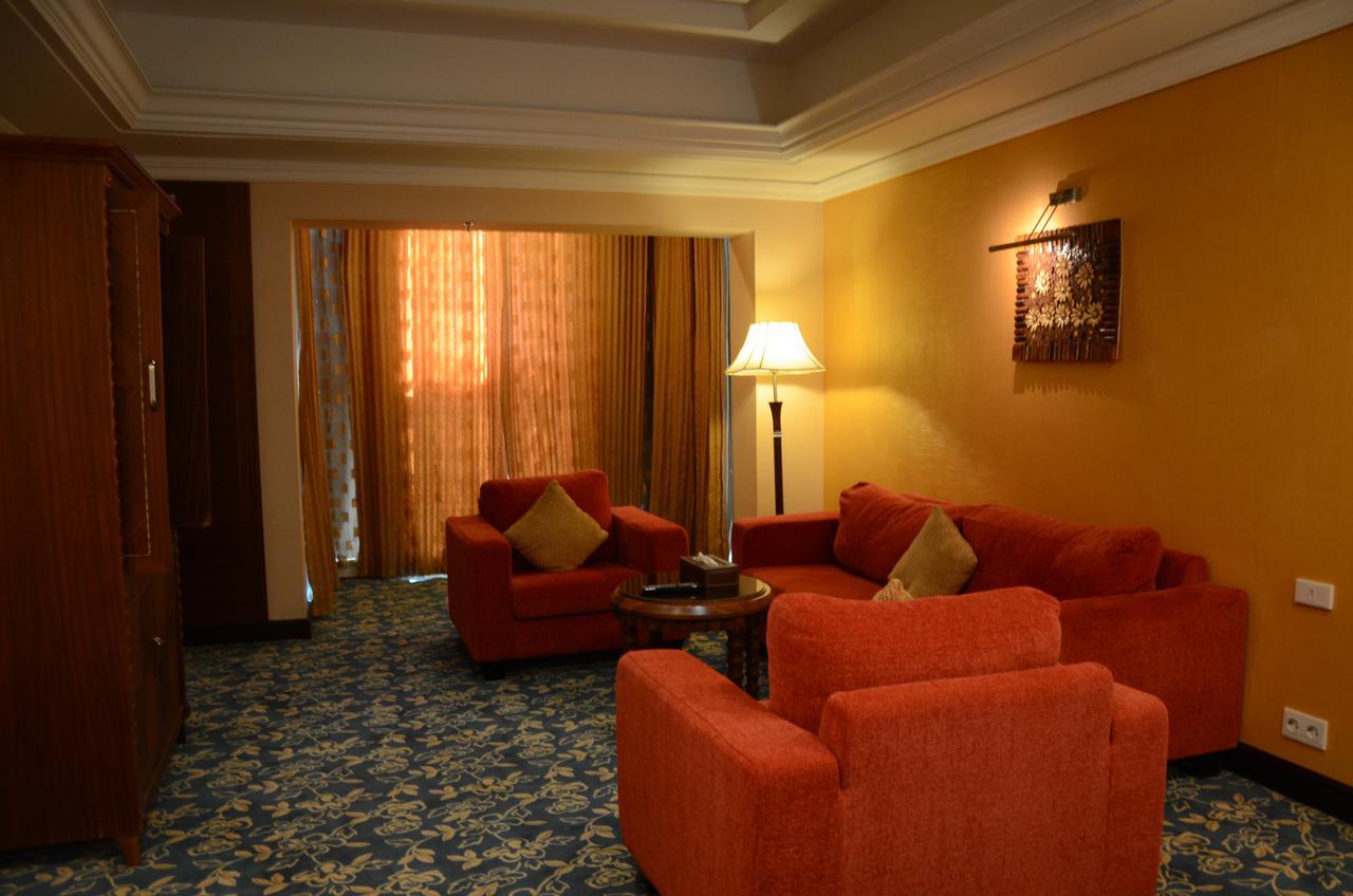 Basra International Hotel ภายนอก รูปภาพ